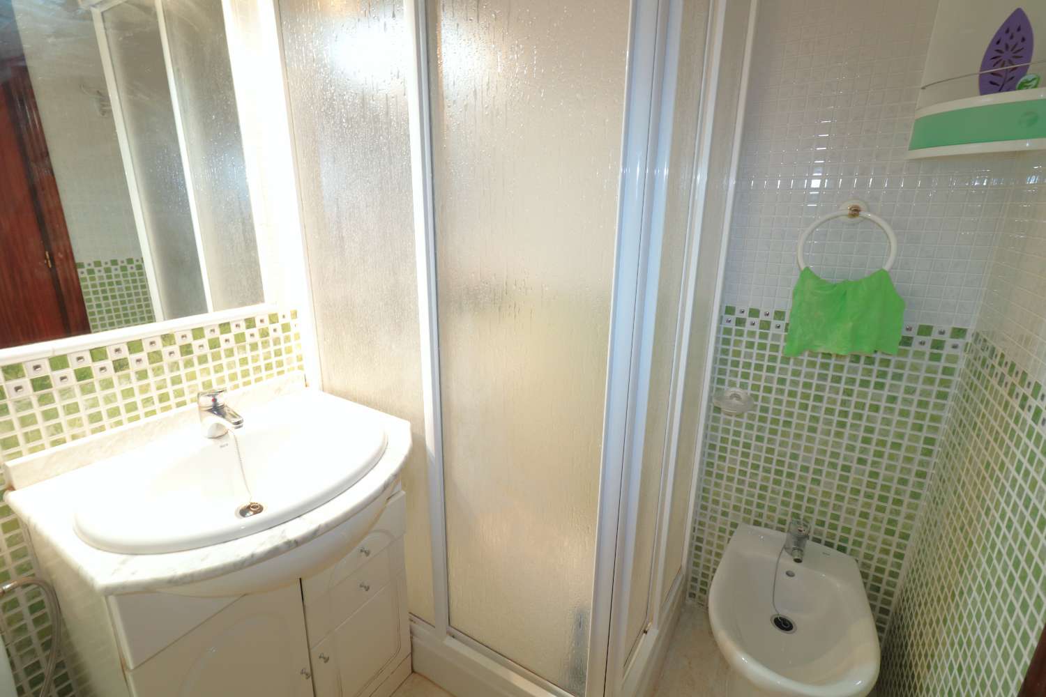 AMPLIO APARTAMENTO CON TERRAZA Y VISTAS AL MAR EN PLAYA DE LOS NÁUFRAGOS – TORREVIEJA