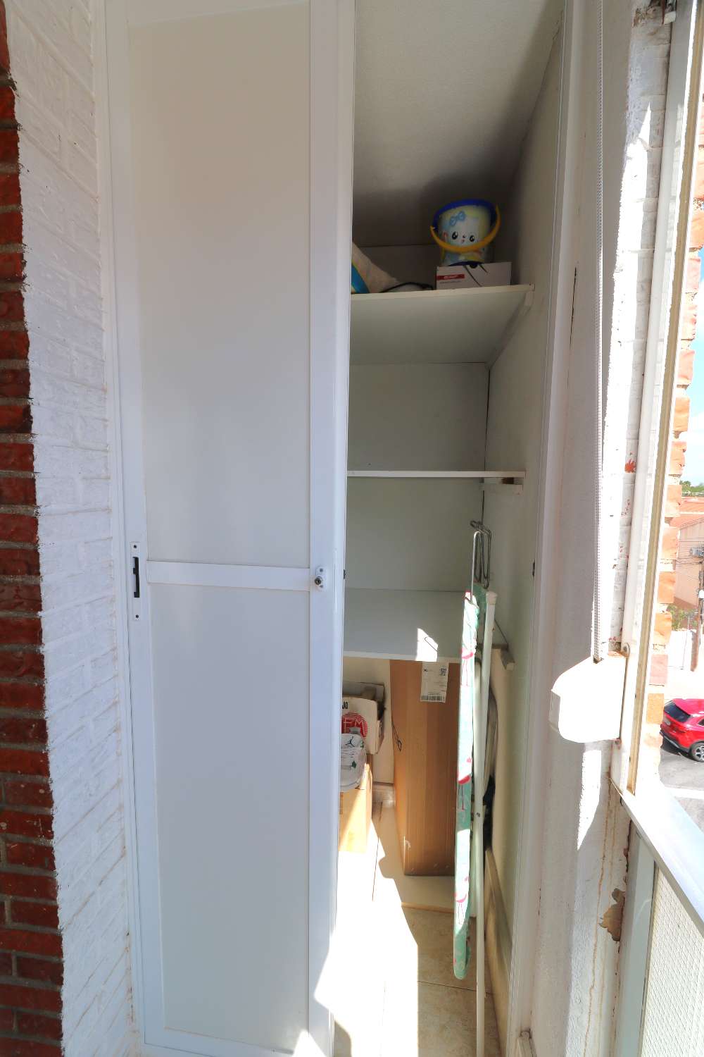 AMPLIO APARTAMENTO CON TERRAZA Y VISTAS AL MAR EN PLAYA DE LOS NÁUFRAGOS – TORREVIEJA