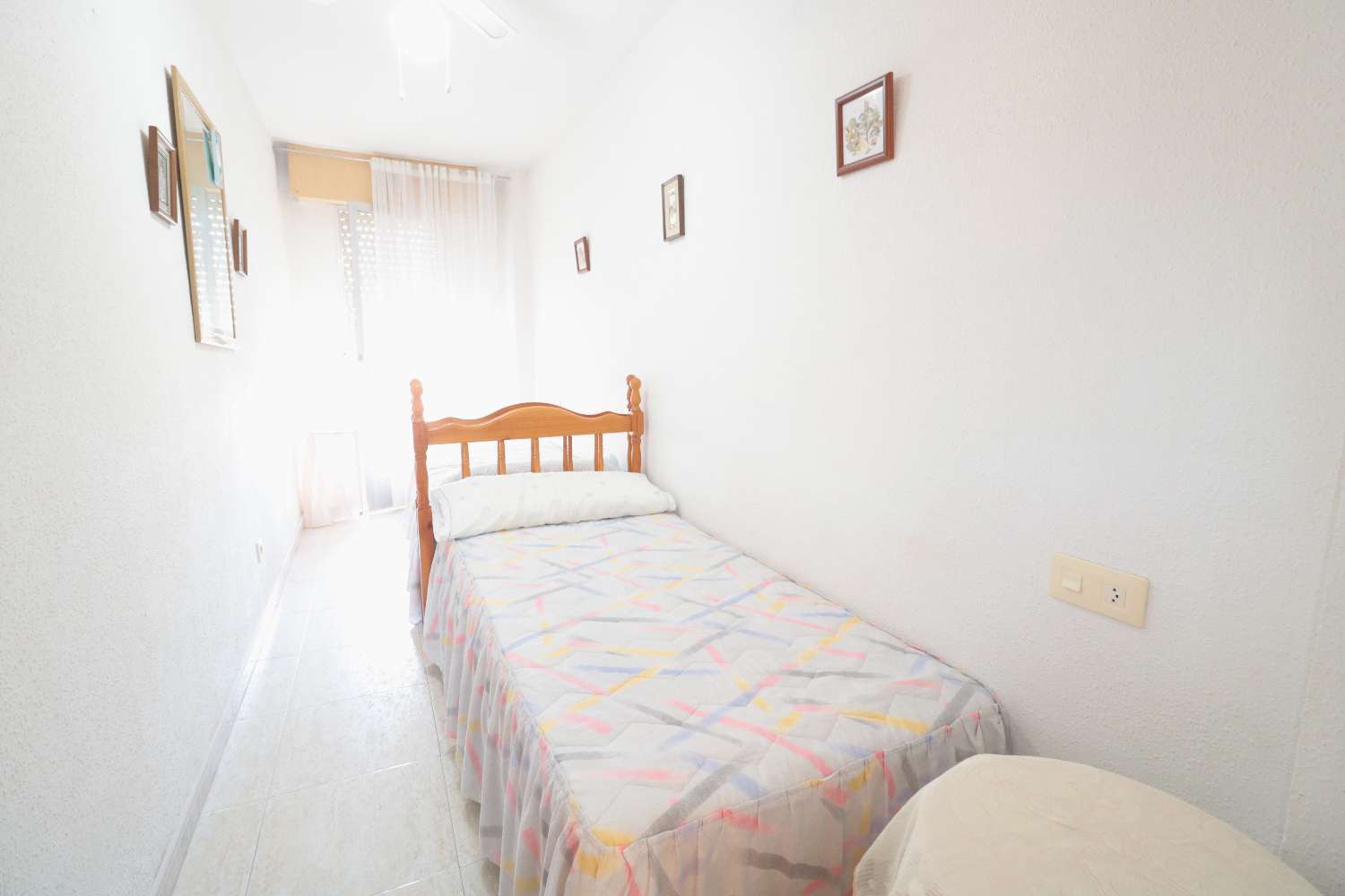 AMPLIO APARTAMENTO CON TERRAZA Y VISTAS AL MAR EN PLAYA DE LOS NÁUFRAGOS – TORREVIEJA