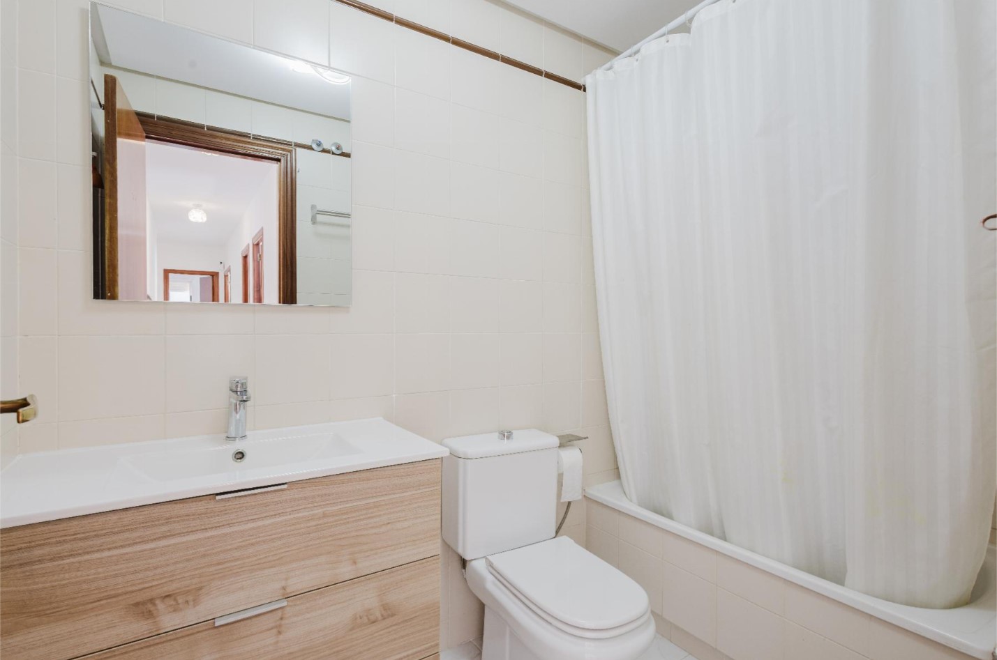 SVĚTLÝ PENTHOUSE SE 4 LOŽNICEMI, SOLÁRIEM A GARÁŽÍ V SAN MIGUEL DE SALINAS