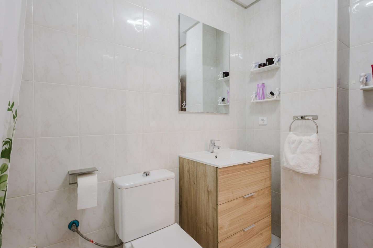 SVĚTLÝ PENTHOUSE SE 4 LOŽNICEMI, SOLÁRIEM A GARÁŽÍ V SAN MIGUEL DE SALINAS