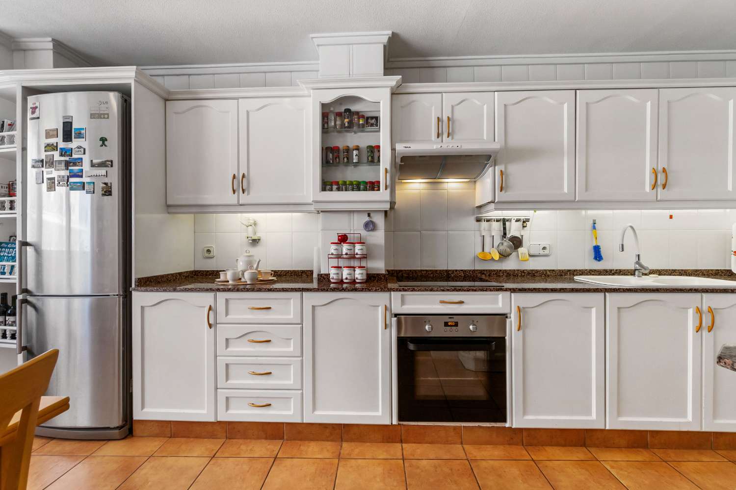 ПРОСТОРНАЯ КВАРТИРА С 4 СПАЛЬНЯМИ И ВИДОМ НА МОРЕ ВСЕГО В 50 МЕТРАХ ОТ ПЛЯЖА В ТОРРЕВЬЕХА