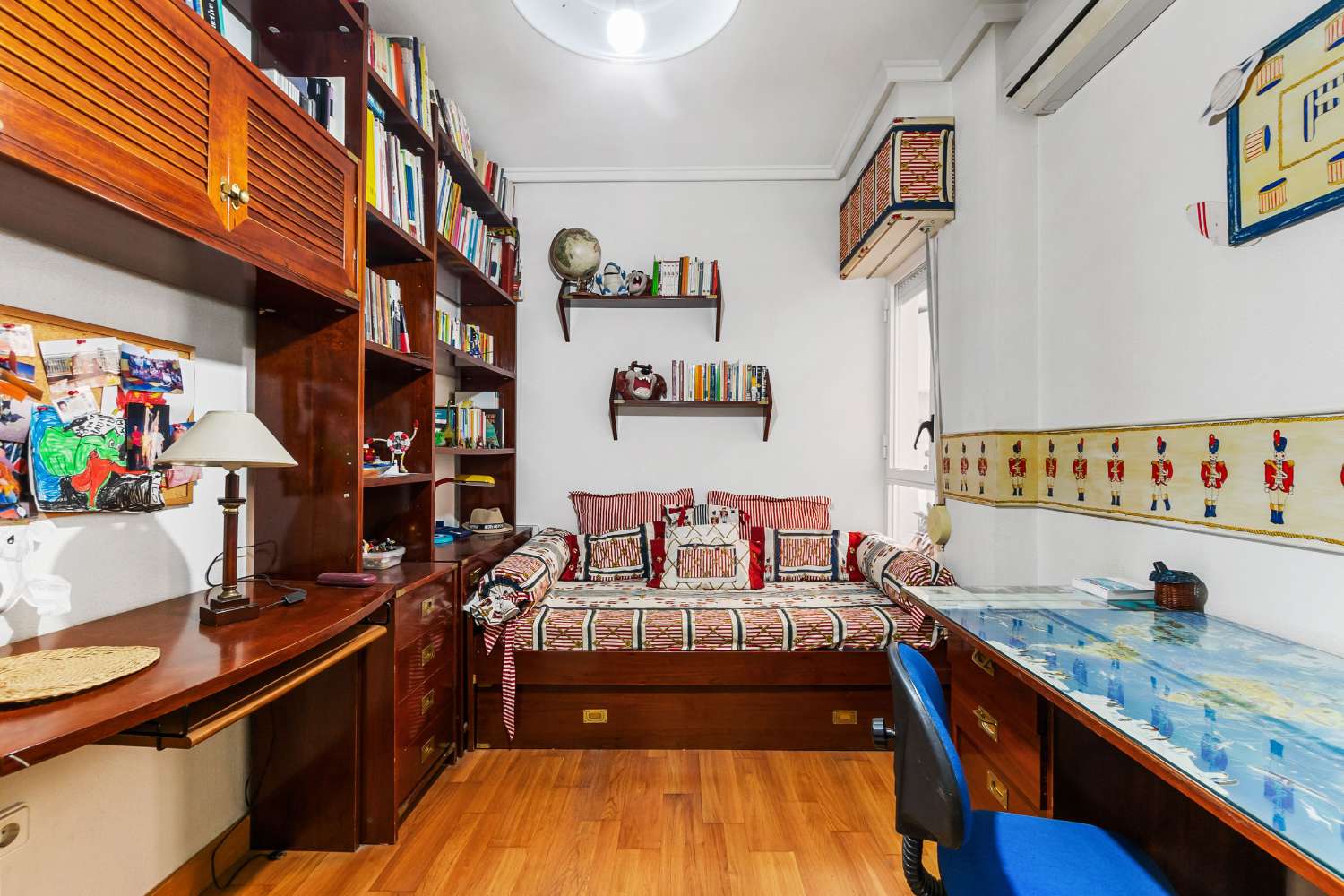 ПРОСТОРНАЯ КВАРТИРА С 4 СПАЛЬНЯМИ И ВИДОМ НА МОРЕ ВСЕГО В 50 МЕТРАХ ОТ ПЛЯЖА В ТОРРЕВЬЕХА