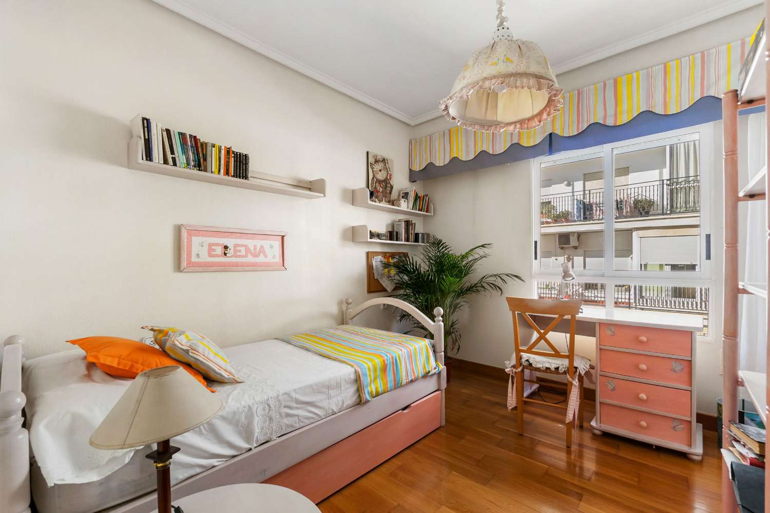 ПРОСТОРНАЯ КВАРТИРА С 4 СПАЛЬНЯМИ И ВИДОМ НА МОРЕ ВСЕГО В 50 МЕТРАХ ОТ ПЛЯЖА В ТОРРЕВЬЕХА