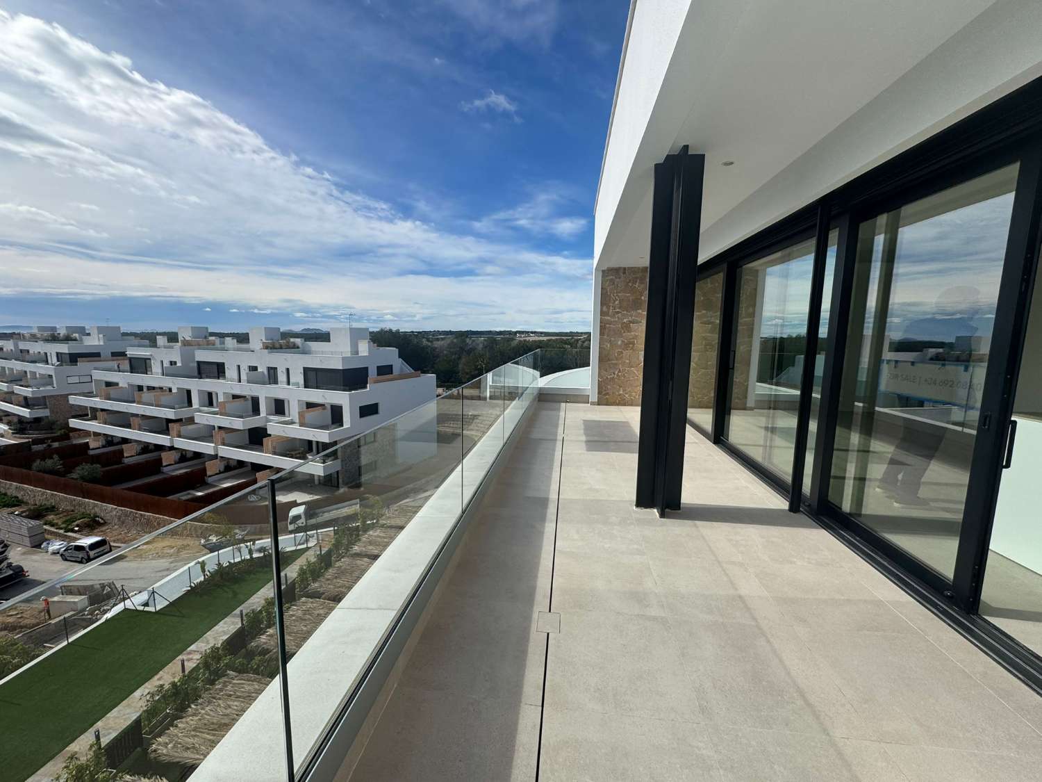 شقة حصرية مع شقة شمسحة خاصة، ومسبح، وإطلالات بانورامية على البحر في تلال الغولف