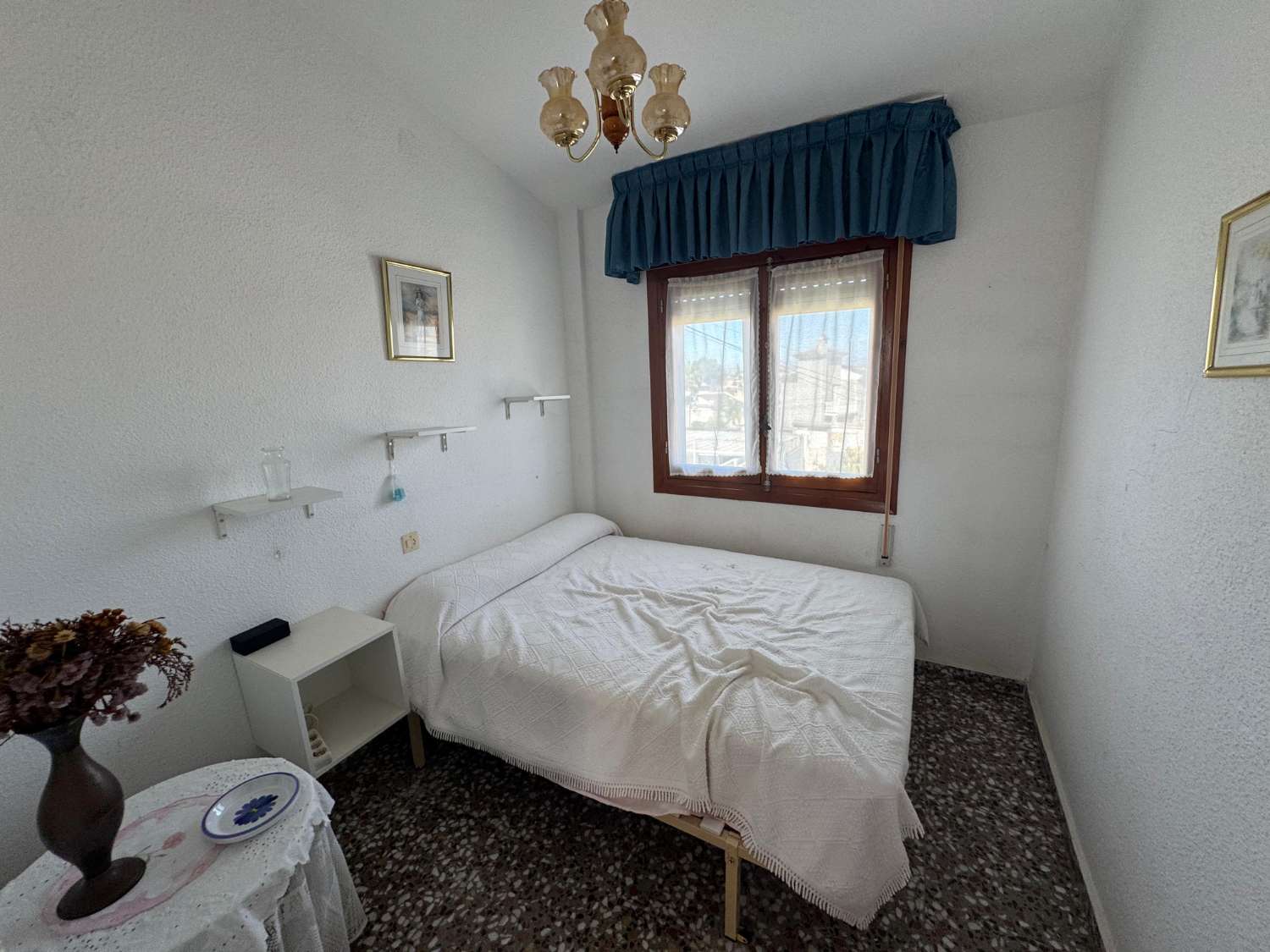 TOWNHOUSE IN LOS BALCONES – PRIVATE GARAGE, SOUTH FACING AND READY TO MOVE INTO