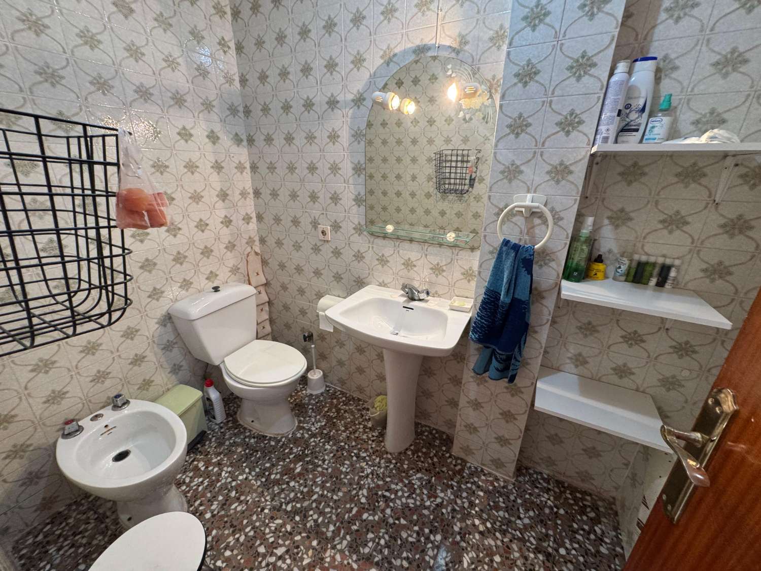 TOWNHOUSE IN LOS BALCONES – PRIVATE GARAGE, SOUTH FACING AND READY TO MOVE INTO