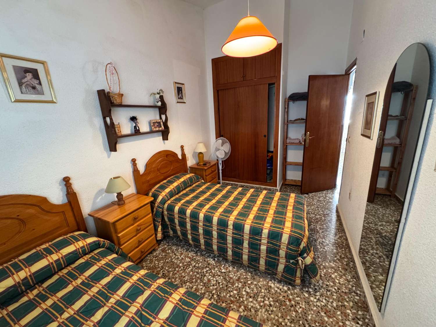 TOWNHOUSE IN LOS BALCONES – PRIVATE GARAGE, SOUTH FACING AND READY TO MOVE INTO