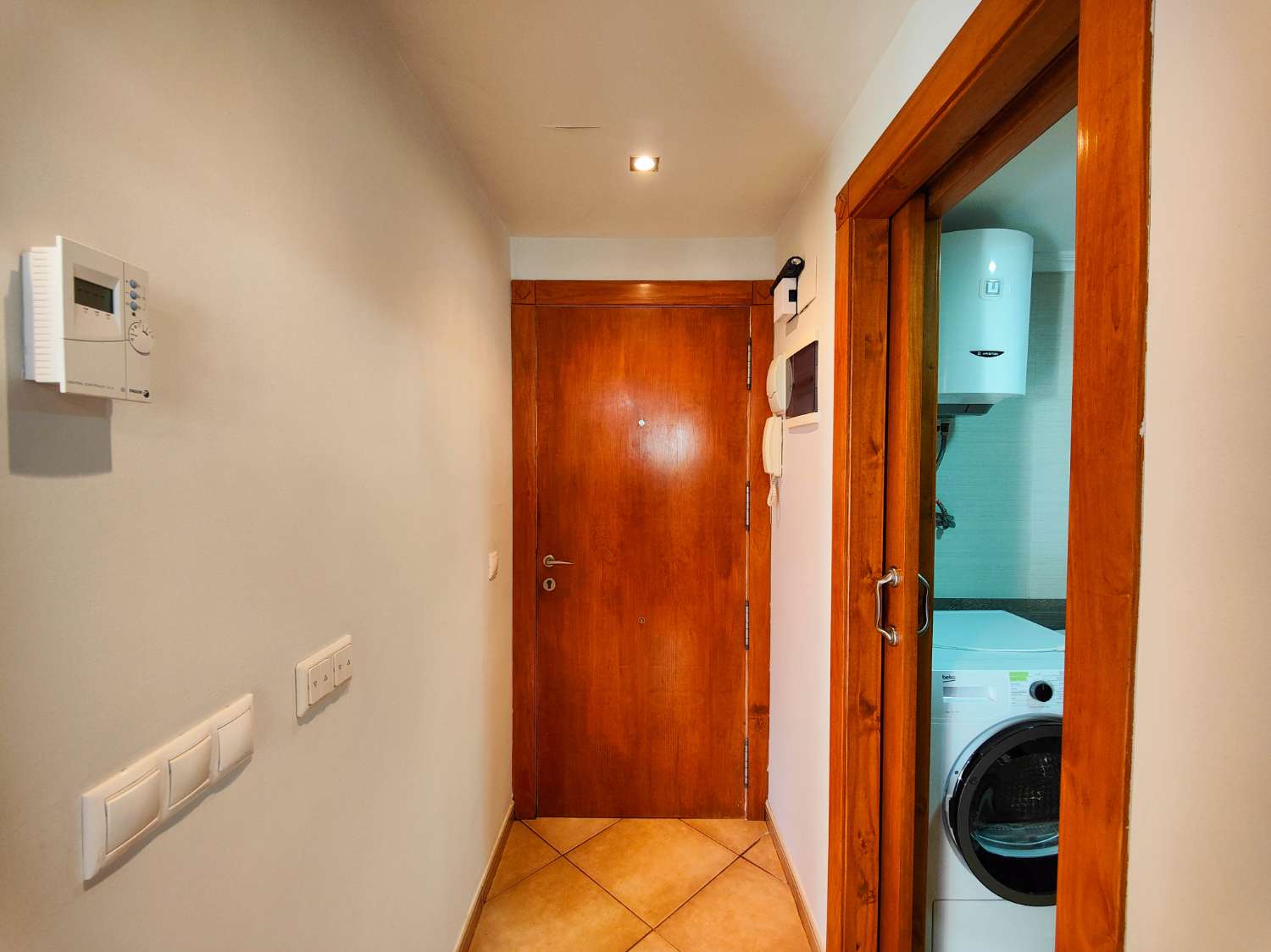 APARTAMENTO EN PRIMERA LÍNEA DE PLAYA EN LA MATA, ORIENTACIÓN SUR, GRAN TERRAZA Y RESIDENCIAL CON PISCINA