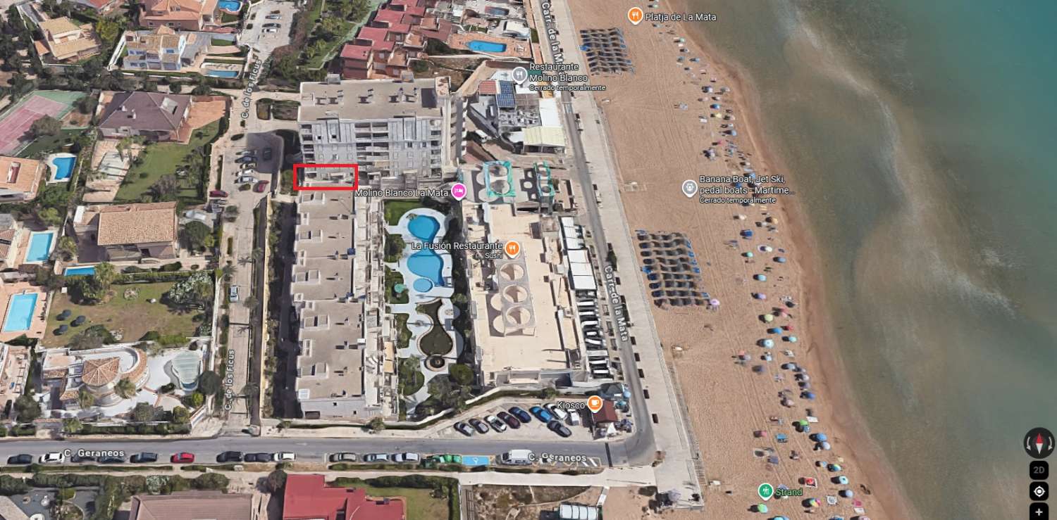 APARTAMENTO EN PRIMERA LÍNEA DE PLAYA EN LA MATA, ORIENTACIÓN SUR, GRAN TERRAZA Y RESIDENCIAL CON PISCINA