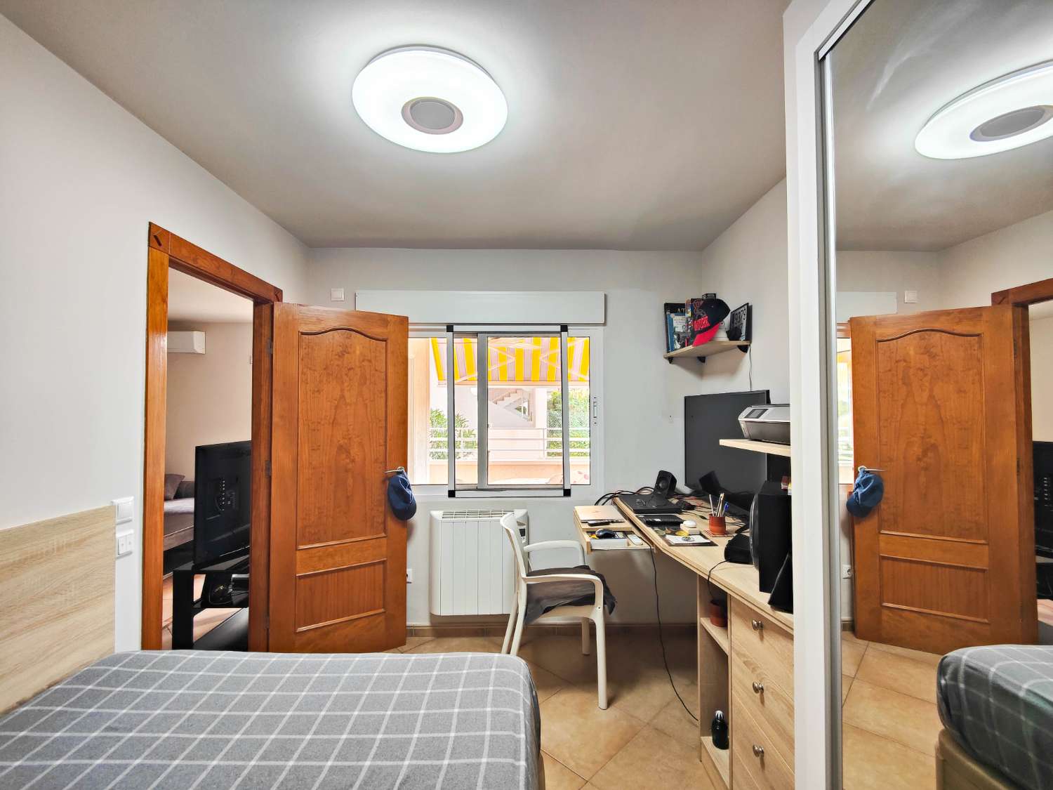 APARTAMENTO EN PRIMERA LÍNEA DE PLAYA EN LA MATA, ORIENTACIÓN SUR, GRAN TERRAZA Y RESIDENCIAL CON PISCINA