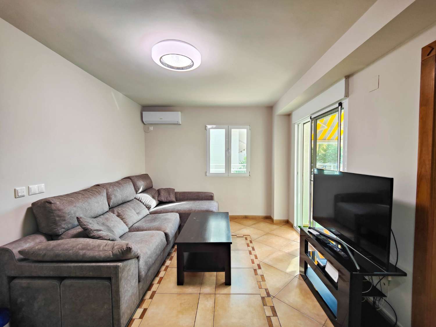 APARTAMENTO EN PRIMERA LÍNEA DE PLAYA EN LA MATA, ORIENTACIÓN SUR, GRAN TERRAZA Y RESIDENCIAL CON PISCINA