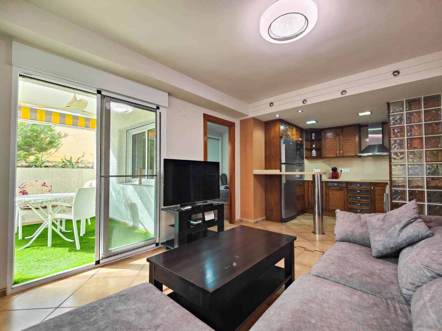 APARTAMENTO EN PRIMERA LÍNEA DE PLAYA EN LA MATA, ORIENTACIÓN SUR, GRAN TERRAZA Y RESIDENCIAL CON PISCINA