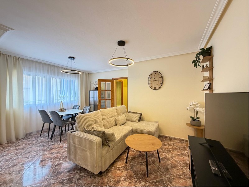 APARTAMENTO REFORMADO A 200 METROS DE LA PLAYA DE LOS LOCOS CON TERRAZA Y JUNTO A PARQUE – EDIFICIO DE ALTA CALIDAD