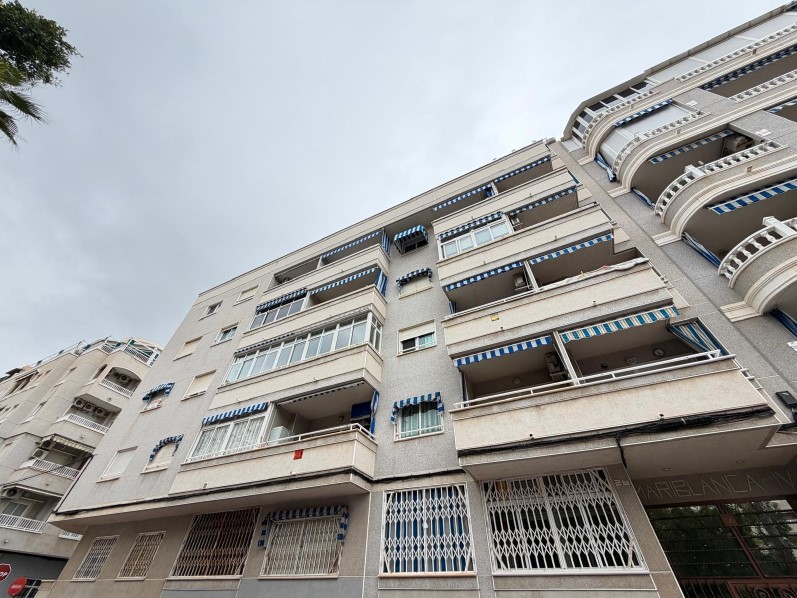 APARTAMENTO REFORMADO A 200 METROS DE LA PLAYA DE LOS LOCOS CON TERRAZA Y JUNTO A PARQUE – EDIFICIO DE ALTA CALIDAD