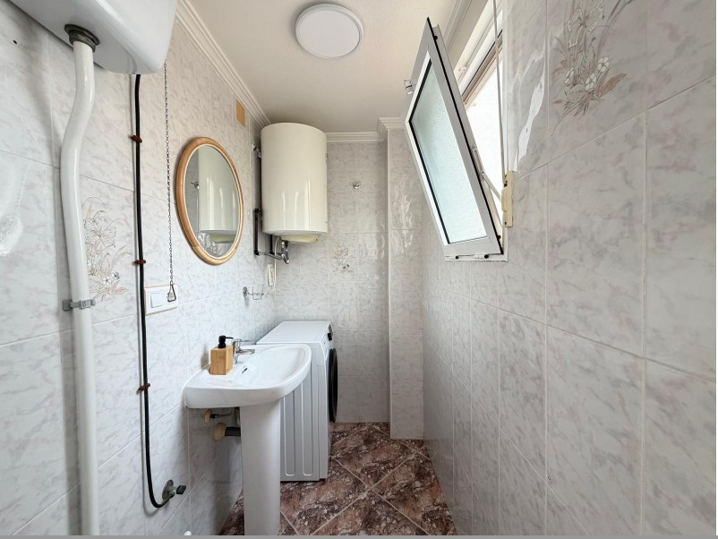 APARTAMENTO REFORMADO A 200 METROS DE LA PLAYA DE LOS LOCOS CON TERRAZA Y JUNTO A PARQUE – EDIFICIO DE ALTA CALIDAD