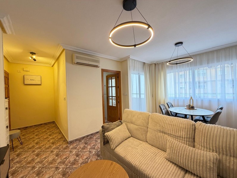 APARTAMENTO REFORMADO A 200 METROS DE LA PLAYA DE LOS LOCOS CON TERRAZA Y JUNTO A PARQUE – EDIFICIO DE ALTA CALIDAD