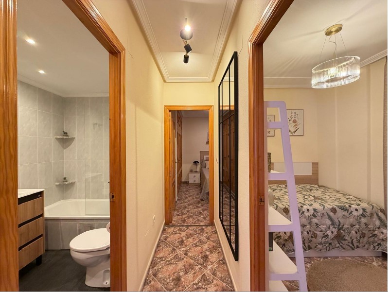 APARTAMENTO REFORMADO A 200 METROS DE LA PLAYA DE LOS LOCOS CON TERRAZA Y JUNTO A PARQUE – EDIFICIO DE ALTA CALIDAD