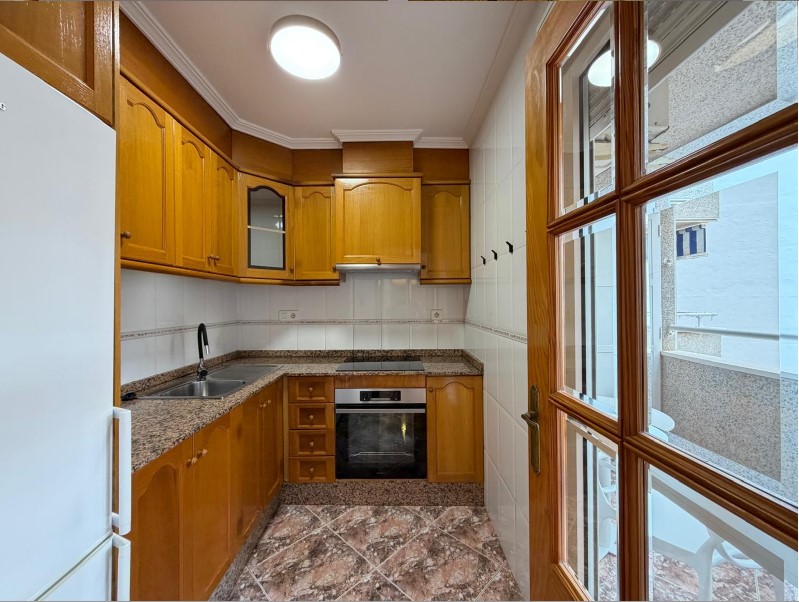 APARTAMENTO REFORMADO A 200 METROS DE LA PLAYA DE LOS LOCOS CON TERRAZA Y JUNTO A PARQUE – EDIFICIO DE ALTA CALIDAD