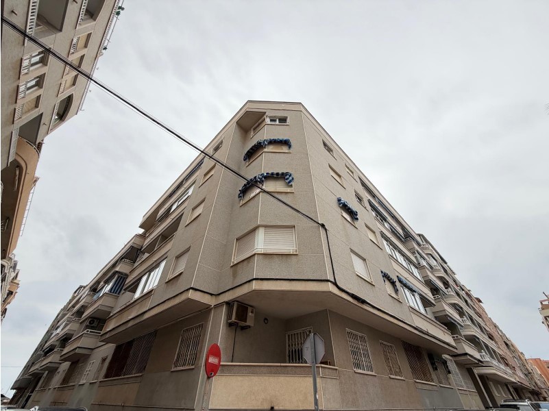 APARTAMENTO REFORMADO A 200 METROS DE LA PLAYA DE LOS LOCOS CON TERRAZA Y JUNTO A PARQUE – EDIFICIO DE ALTA CALIDAD