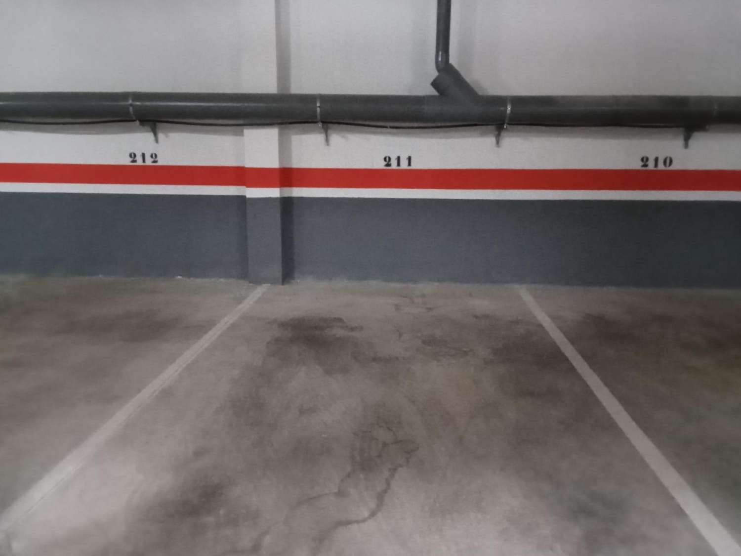 ASUNTO, JOKA ON KUIN UUSI, AUTOTALLI, UIMA-ALLAS JA ETELÄINEN SUUNTA 15 MINUUTIN PÄÄSSÄ RANNASTA