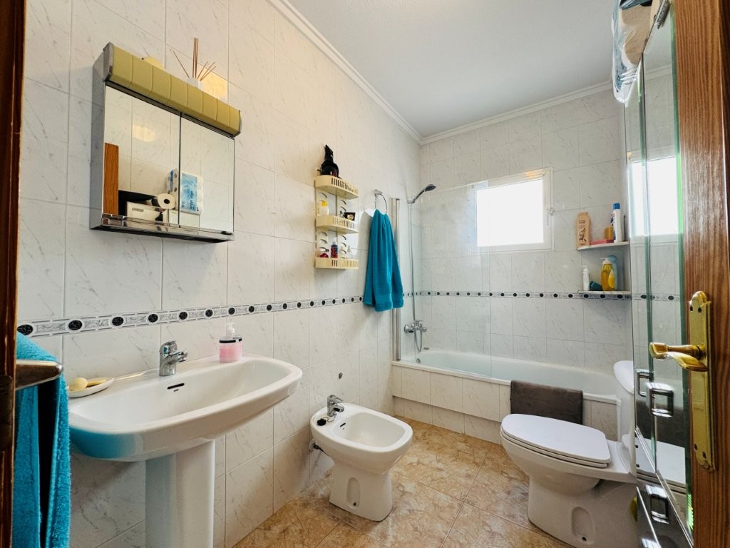 APARTAMENTO EN URBANIZACIÓN TORREVISTA PLAYA A 200 METROS DE LA PLAYA EN LA MATA