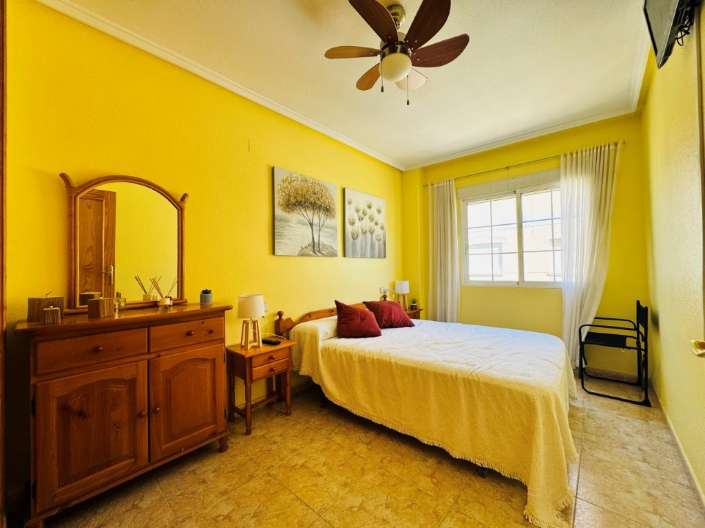 APARTAMENTO EN URBANIZACIÓN TORREVISTA PLAYA A 200 METROS DE LA PLAYA EN LA MATA