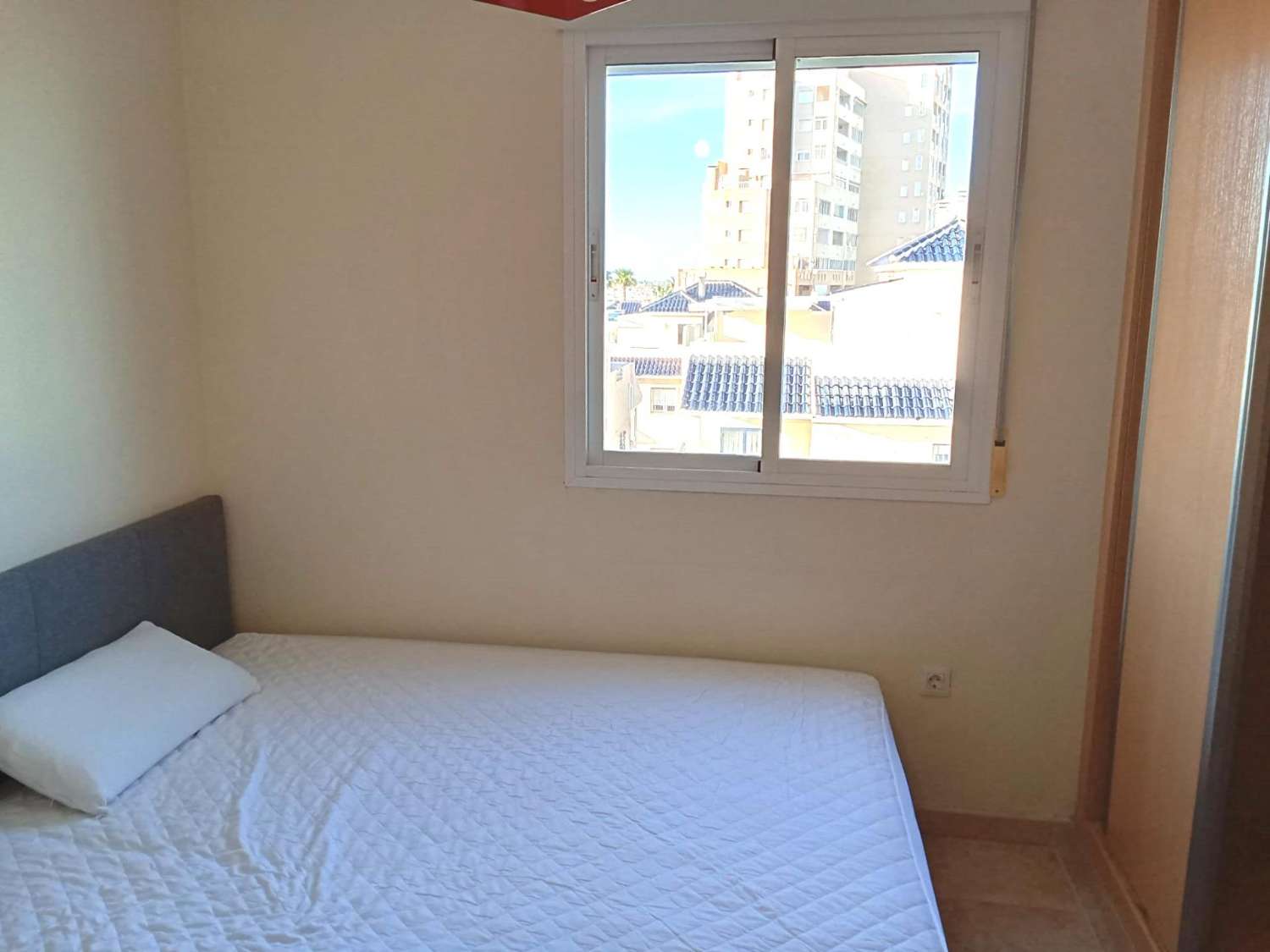 ÁTICO EXCLUSIVO CON GRAN SOLÁRIUM PRIVADO Y VISTAS AL MAR A SOLO 200 METROS DE LA PLAYA EN LA VELETA