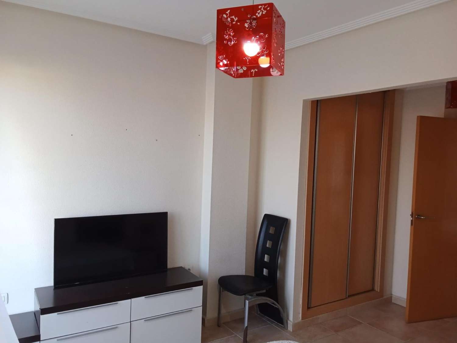 ÁTICO EXCLUSIVO CON GRAN SOLÁRIUM PRIVADO Y VISTAS AL MAR A SOLO 200 METROS DE LA PLAYA EN LA VELETA