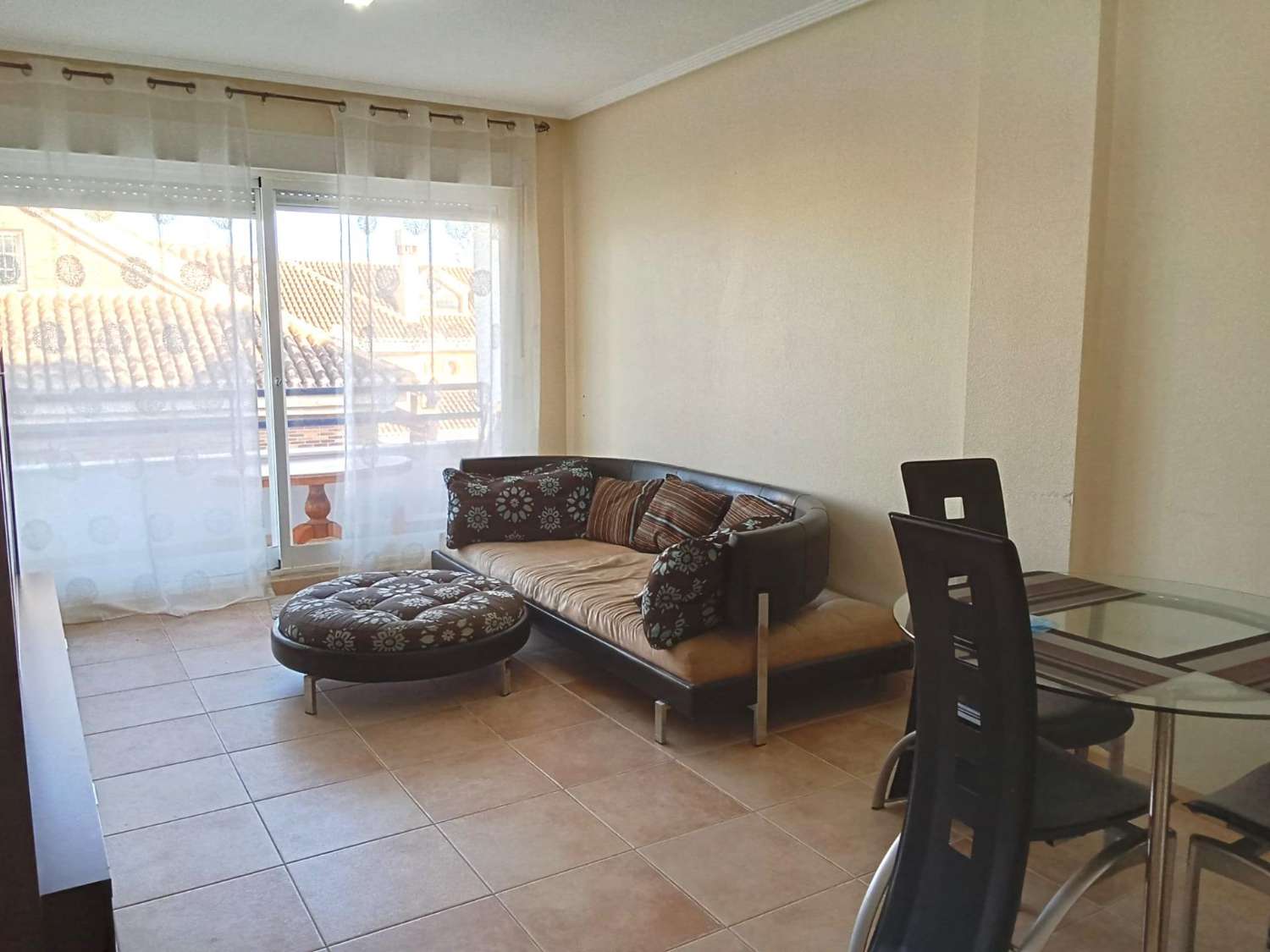 ÁTICO EXCLUSIVO CON GRAN SOLÁRIUM PRIVADO Y VISTAS AL MAR A SOLO 200 METROS DE LA PLAYA EN LA VELETA