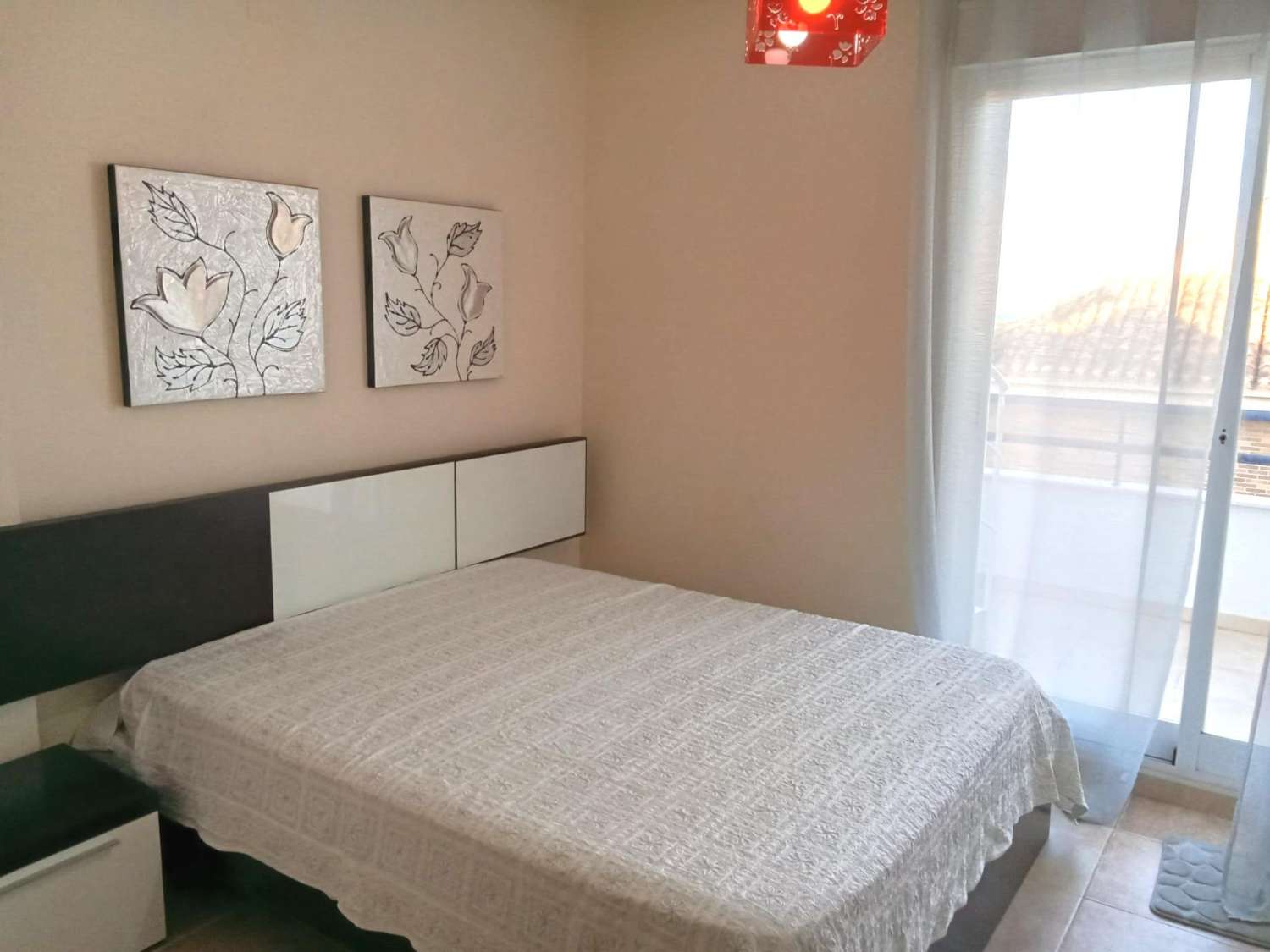 ÁTICO EXCLUSIVO CON GRAN SOLÁRIUM PRIVADO Y VISTAS AL MAR A SOLO 200 METROS DE LA PLAYA EN LA VELETA