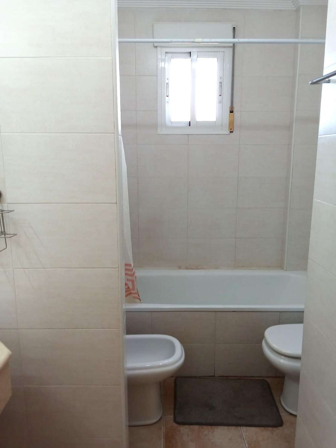 ÁTICO EXCLUSIVO CON GRAN SOLÁRIUM PRIVADO Y VISTAS AL MAR A SOLO 200 METROS DE LA PLAYA EN LA VELETA