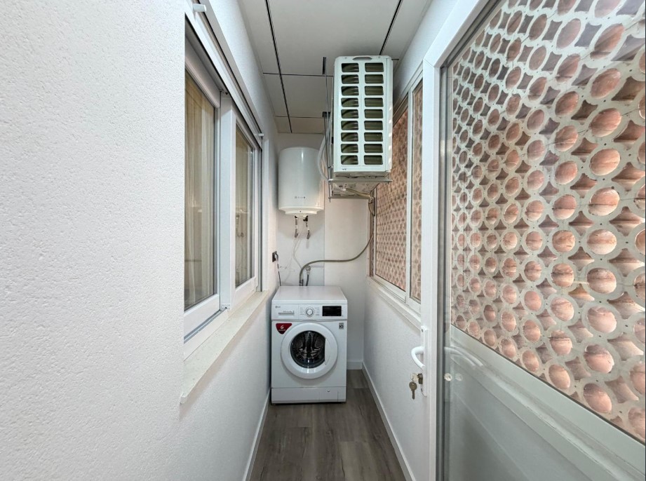 APARTAMENTO TOTALMENTE REFORMADO A 400 METROS DE LA PLAYA EN EL CENTRO DE TORREVIEJA
