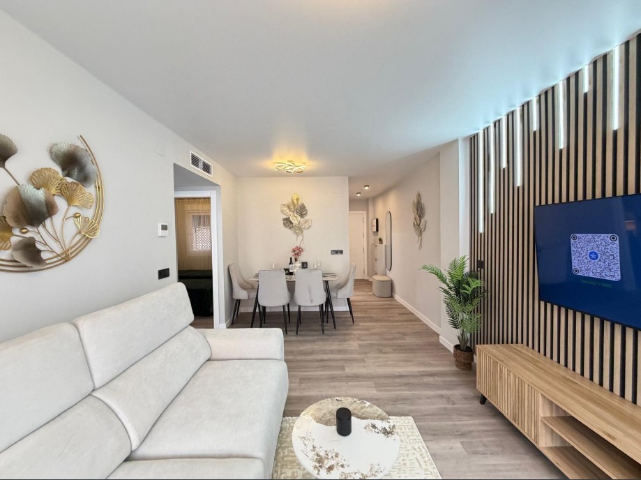 APARTAMENTO TOTALMENTE REFORMADO A 400 METROS DE LA PLAYA EN EL CENTRO DE TORREVIEJA