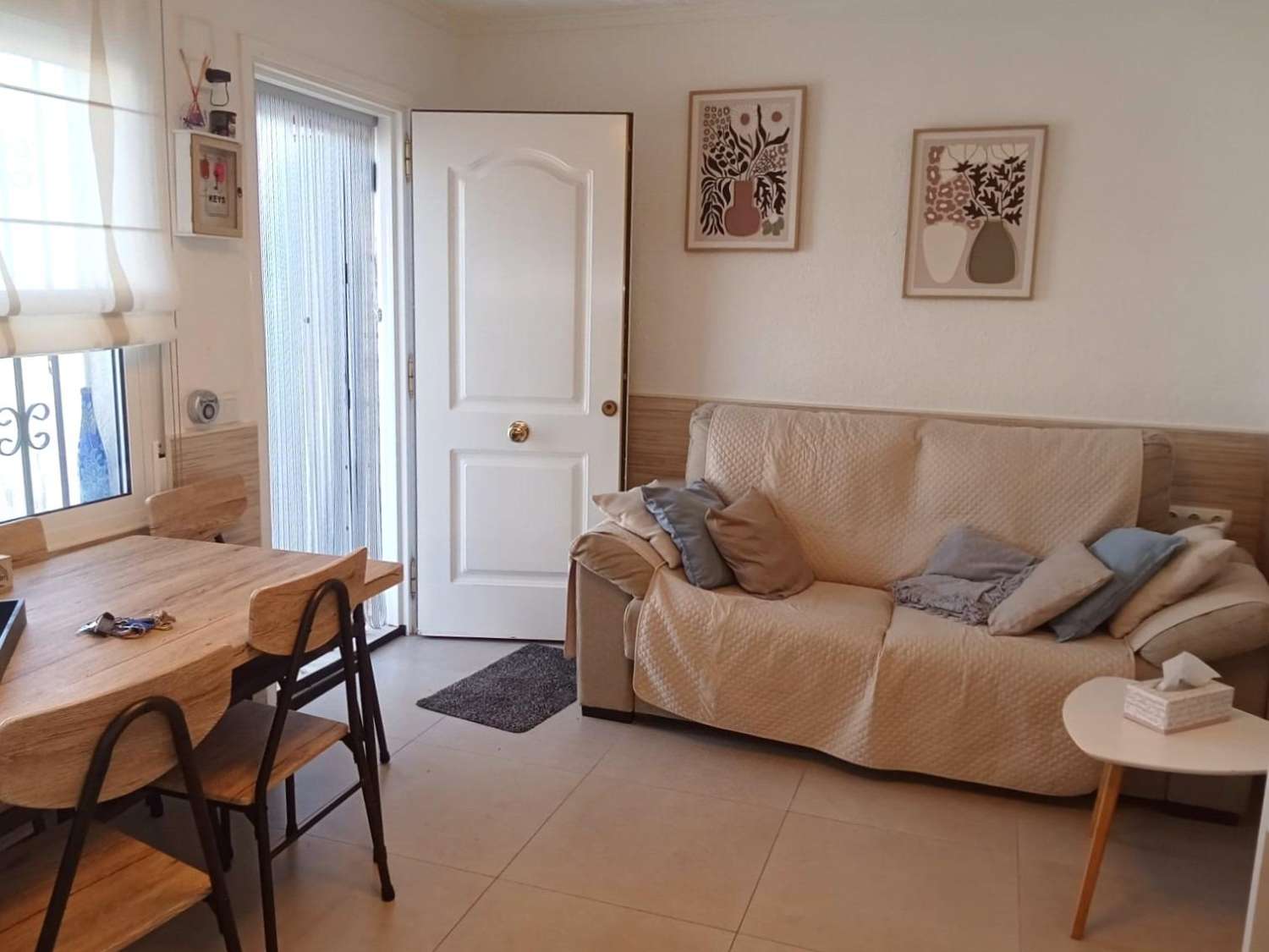 BUNGALOW PLANTA BAJA EN ESQUINA TOTALMENTE REFORMADO CON PARCELA PRIVADA Y SIN GASTOS DE COMUNIDAD