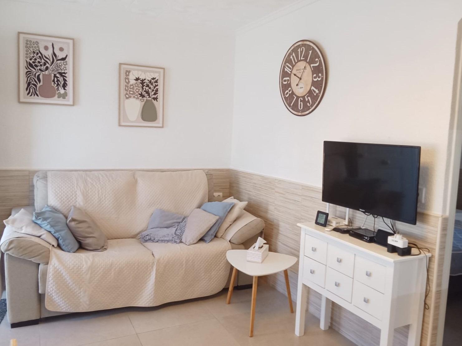 BUNGALOW PLANTA BAJA EN ESQUINA TOTALMENTE REFORMADO CON PARCELA PRIVADA Y SIN GASTOS DE COMUNIDAD