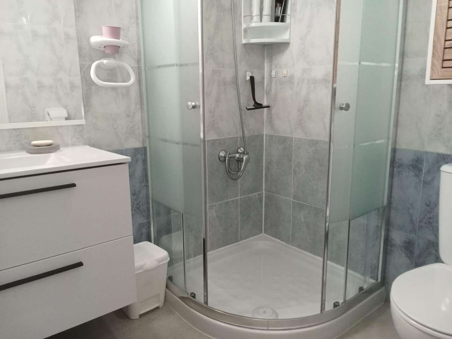 BUNGALOW PLANTA BAJA EN ESQUINA TOTALMENTE REFORMADO CON PARCELA PRIVADA Y SIN GASTOS DE COMUNIDAD