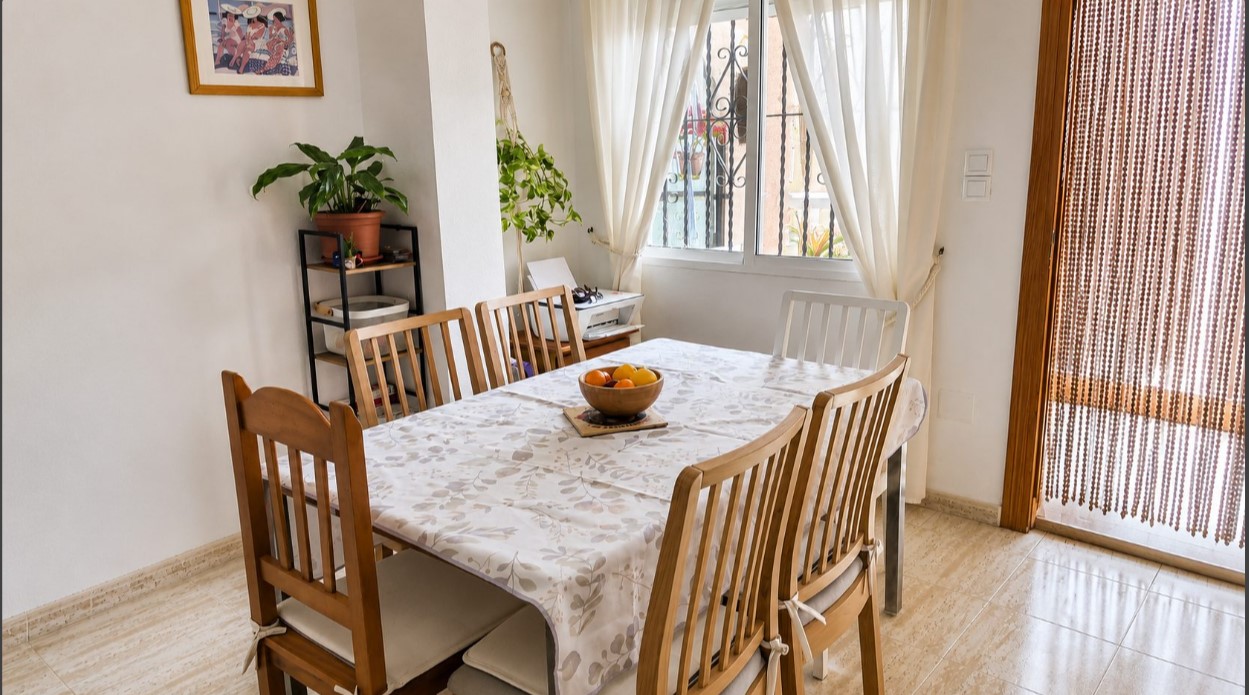 DÚPLEX CON SOLÁRIUM Y JARDÍN PRIVADO EN VILLAMARTÍN – RESIDENCIAL CON PISCINA