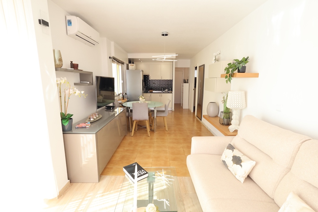 APARTAMENTO REFORMADO EN ESQUINA CON VISTAS AL MAR Y ASCENSOR EN ELISEOS PLAYA