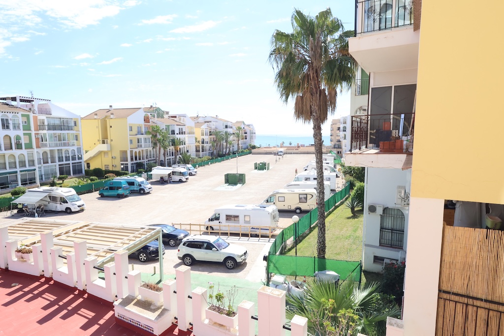 APARTAMENTO REFORMADO EN ESQUINA CON VISTAS AL MAR Y ASCENSOR EN ELISEOS PLAYA