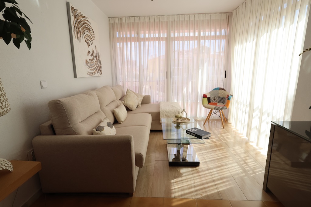 APARTAMENTO REFORMADO EN ESQUINA CON VISTAS AL MAR Y ASCENSOR EN ELISEOS PLAYA