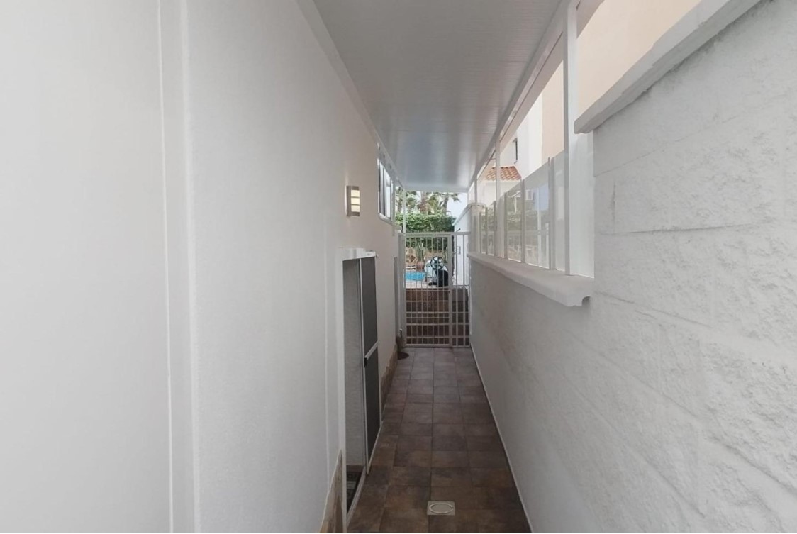 CHALET INDEPENDIENTE CON PISCINA PRIVADA, SÓTANO INDEPENDIENTE Y VISTAS DESPEJADAS AL PARQUE EN VILLAMARTÍN