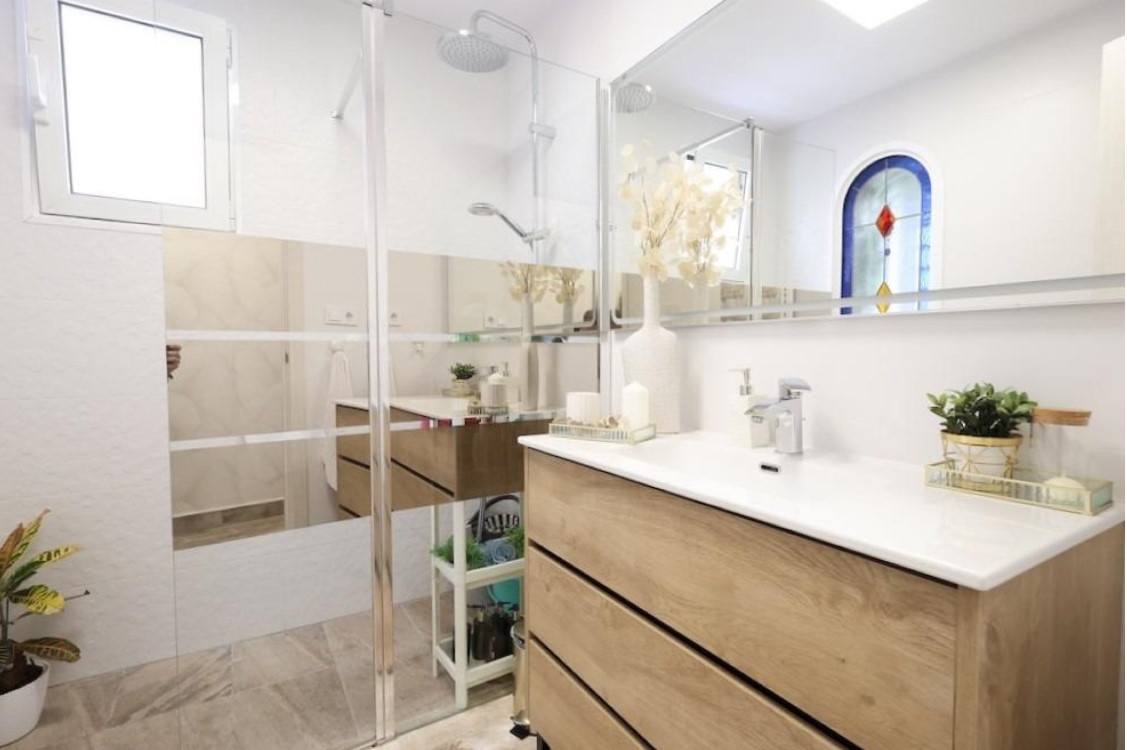 CHALET INDEPENDIENTE CON PISCINA PRIVADA, SÓTANO INDEPENDIENTE Y VISTAS DESPEJADAS AL PARQUE EN VILLAMARTÍN