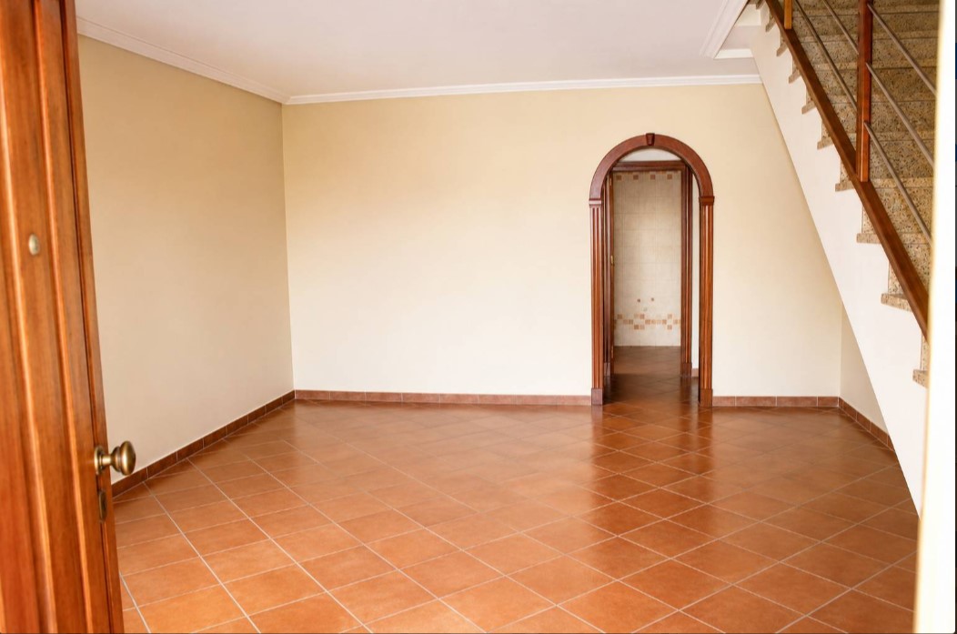 EXCLUSIVO CHALET MEDITERRÁNEO CON SEMISÓTANO, SOLÁRIUM Y GARAJE EN RESIDENCIAL VIVEROS II