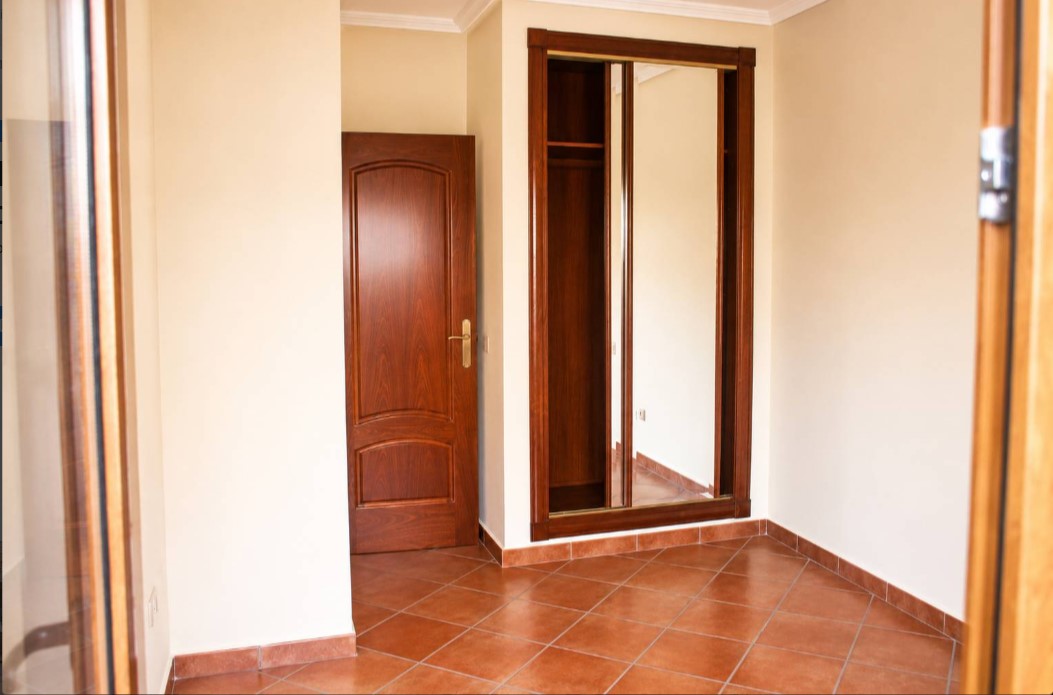 EXCLUSIVO CHALET MEDITERRÁNEO CON SEMISÓTANO, SOLÁRIUM Y GARAJE EN RESIDENCIAL VIVEROS II