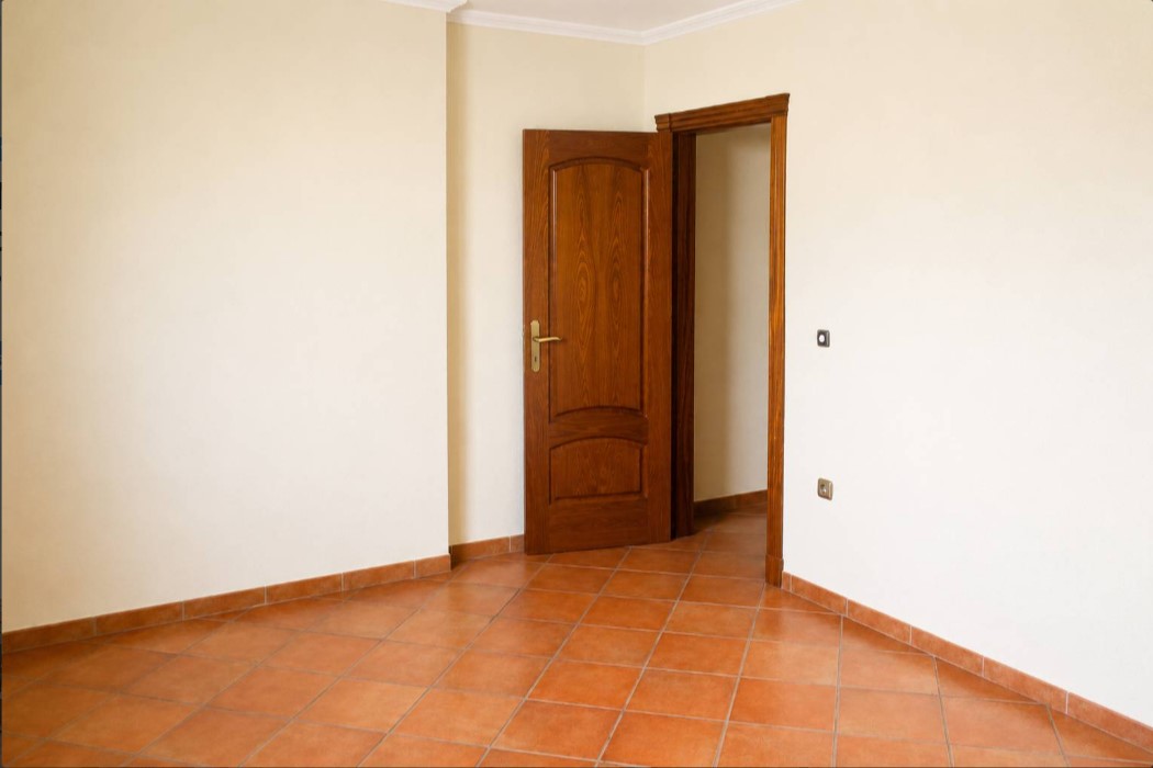 EXCLUSIVO CHALET MEDITERRÁNEO CON SEMISÓTANO, SOLÁRIUM Y GARAJE EN RESIDENCIAL VIVEROS II