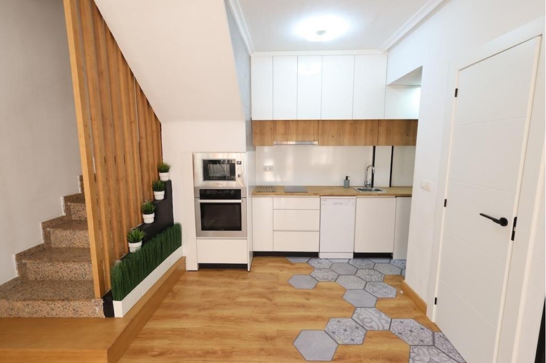 EXCLUSIVO DÚPLEX EN PLAYA FLAMENCA CON 3 DORMITORIOS, GRAN SÓTANO Y JARDÍN PRIVADO EN RESIDENCIAL PUEBLO CABALLERO