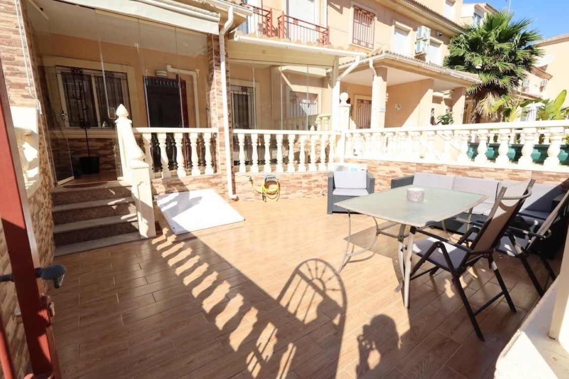 EXCLUSIVO DÚPLEX EN PLAYA FLAMENCA CON 3 DORMITORIOS, GRAN SÓTANO Y JARDÍN PRIVADO EN RESIDENCIAL PUEBLO CABALLERO