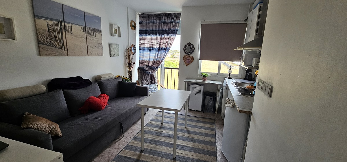 ESTUDIO JUNTO A LA PLAYA DE LA MATA CON GARAJE, TRASTERO Y POSIBILIDAD DE 1 DORMITORIO