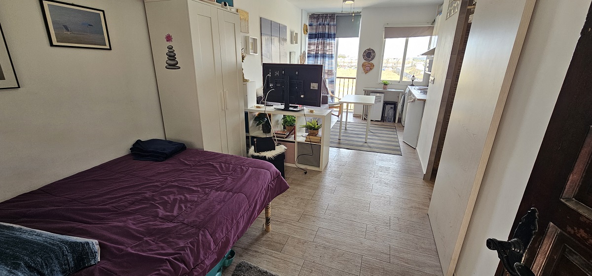 ESTUDIO JUNTO A LA PLAYA DE LA MATA CON GARAJE, TRASTERO Y POSIBILIDAD DE 1 DORMITORIO